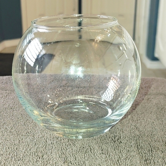 Glass votives/water planters 3 sizes. Total of 7.  Some used, some like new. - Picture 9 of 11